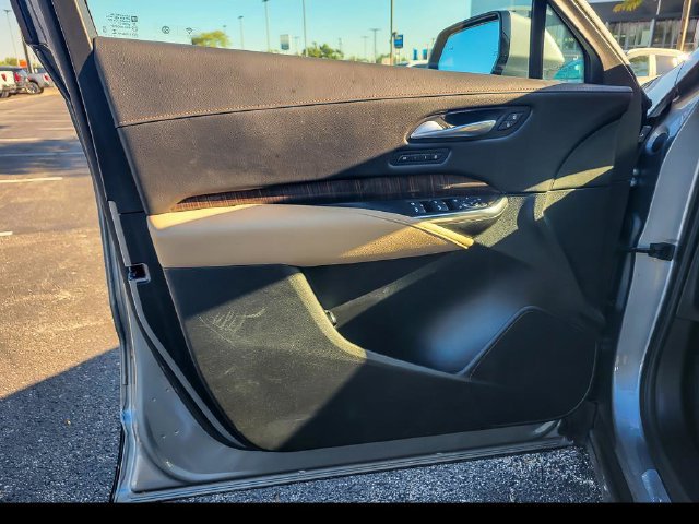Certified 2025 Cadillac XT4 Premium Luxury FWD image 17