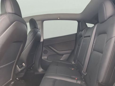 Used 2020 Tesla Model Y Long Range image 11