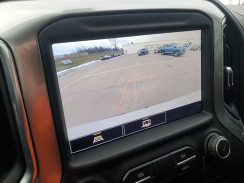 Used 2021 Chevrolet Silverado 1500 LT Trail Boss w/ Convenience Package II image 22