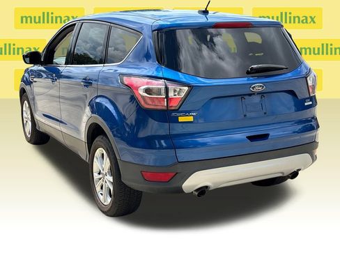 Used 2017 Ford Escape SE w/ SE Cold Weather Package FWD image 9
