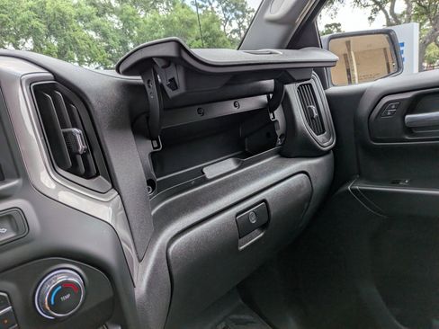 Used 2025 Chevrolet Silverado 1500 W/T image 31