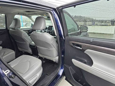 Used 2022 Toyota Highlander Limited image 13