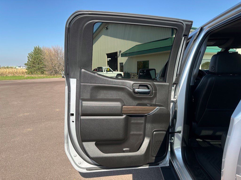 Used 2022 Chevrolet Silverado 1500 RST w/ LPO, Blackout Package AWD/4WD image 21