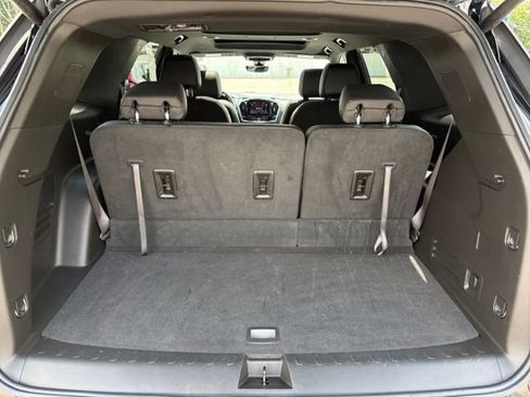 Used 2023 Chevrolet Traverse RS AWD/4WD image 16