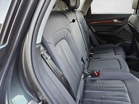 Used 2022 Audi Q5 2.0T Premium w/ Convenience Package image 21