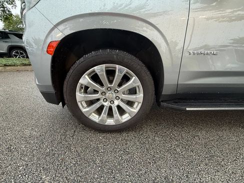 Used 2023 Chevrolet Tahoe Premier AWD/4WD image 39