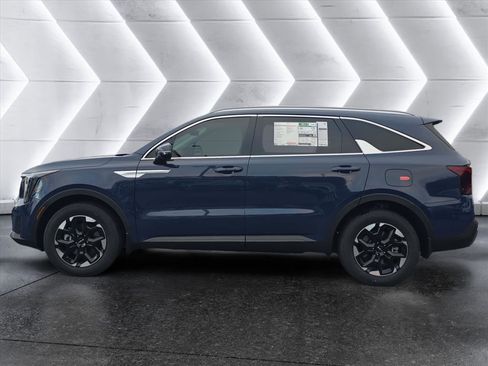 New 2026 Kia Sorento S FWD image 2
