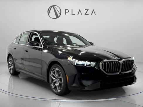 New 2026 BMW 530i xDrive w/ Convenience Package image 7