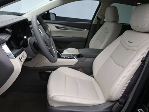 Used 2022 Cadillac XT5 Premium Luxury FWD image 22