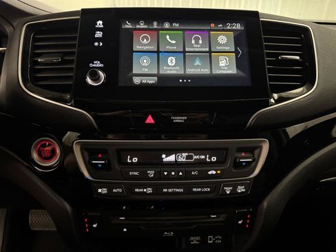 Used 2020 Honda Pilot Touring image 20