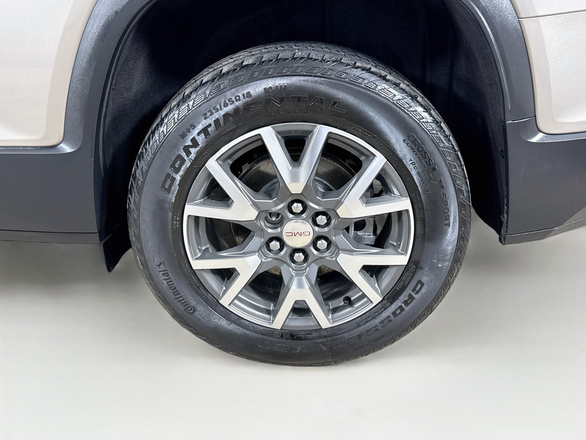Used 2023 GMC Acadia SLE FWD image 34