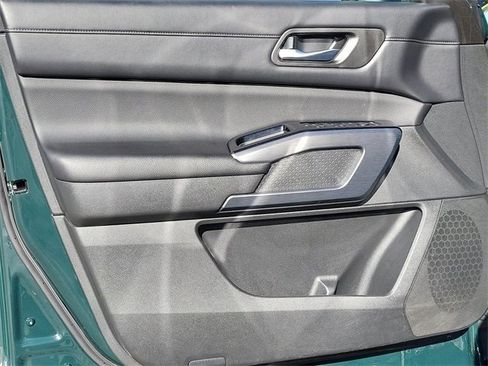 Certified 2024 Nissan Pathfinder SL image 23