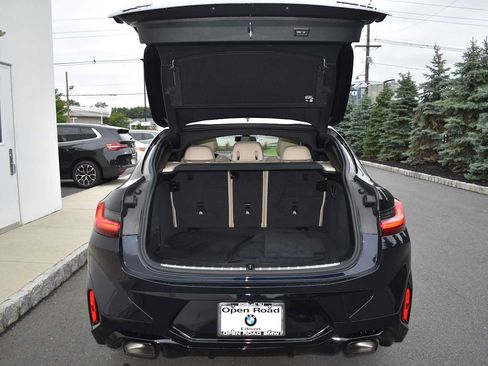 Used 2024 BMW X4 xDrive30i w/ Premium Package AWD/4WD image 16