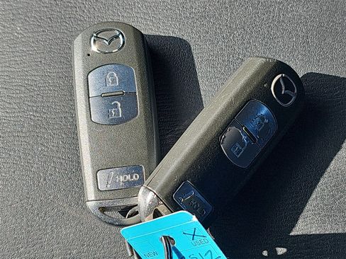 Used 2015 MAZDA MAZDA3 i Touring image 13