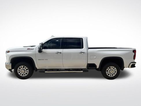 Used 2024 Chevrolet Silverado 2500 LTZ w/ LTZ Convenience Package AWD/4WD image 3