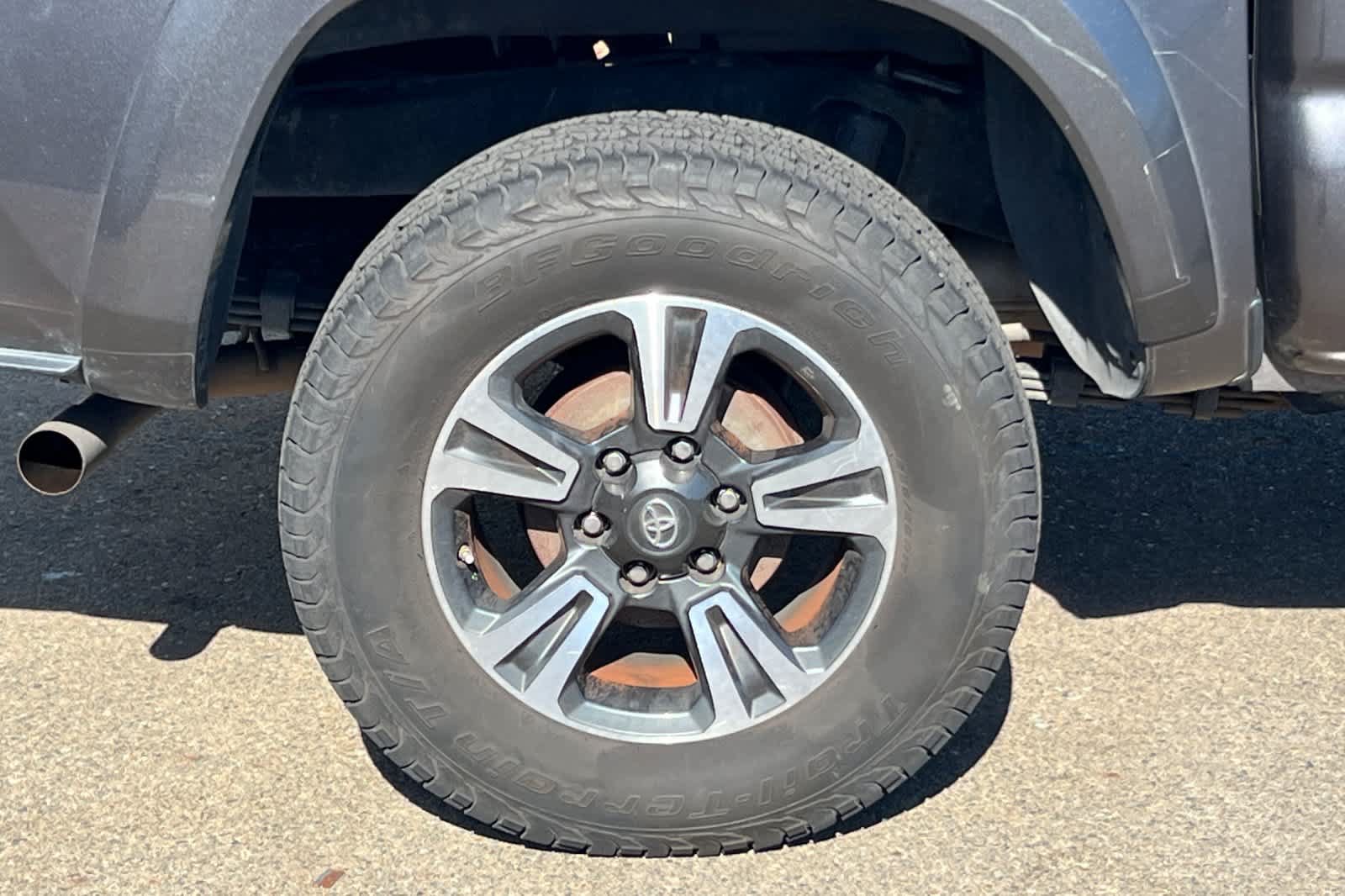 Used 2018 Toyota Tacoma TRD Sport w/ Technology Package AWD/4WD image 20