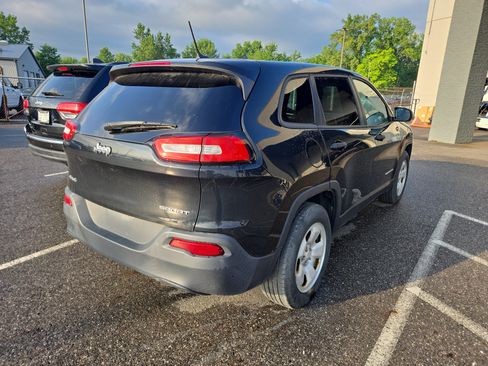 Used 2017 Jeep Cherokee Sport AWD/4WD image 5