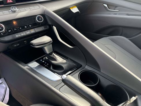 Certified 2024 Hyundai Elantra SEL image 25