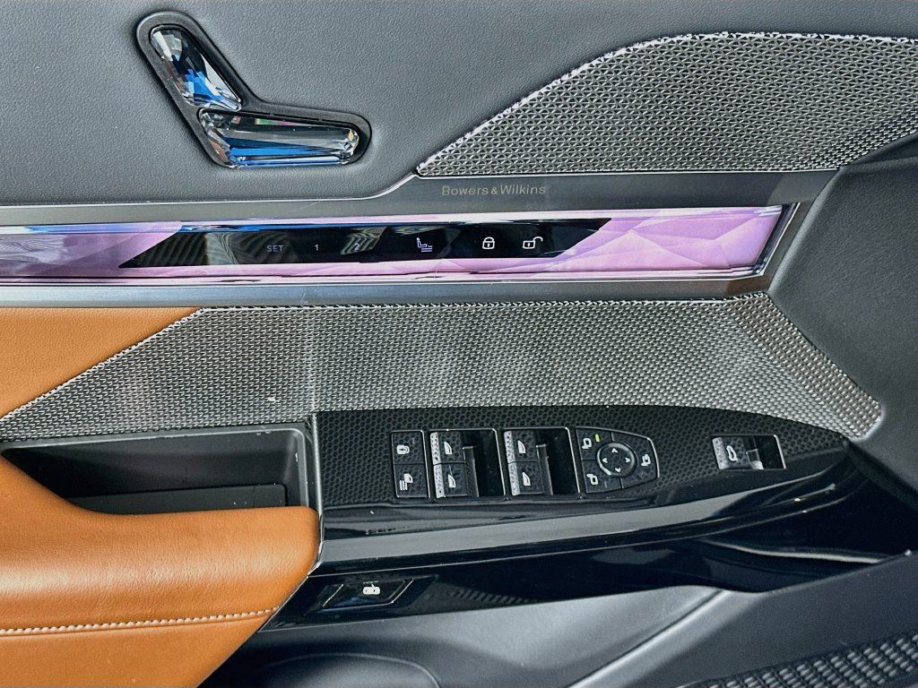 Certified 2024 BMW 760i xDrive AWD/4WD image 18