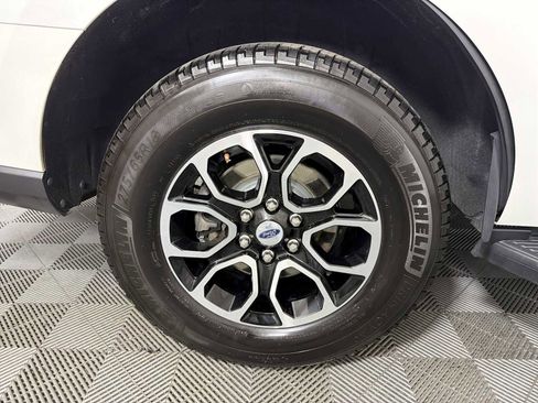 Used 2024 Ford Expedition XLT image 16