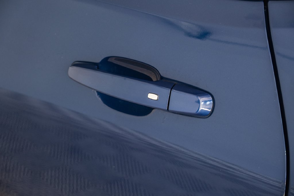 Used 2020 Chevrolet Camaro LT RWD image 37
