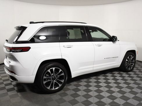 Used 2023 Jeep Grand Cherokee Overland image 7