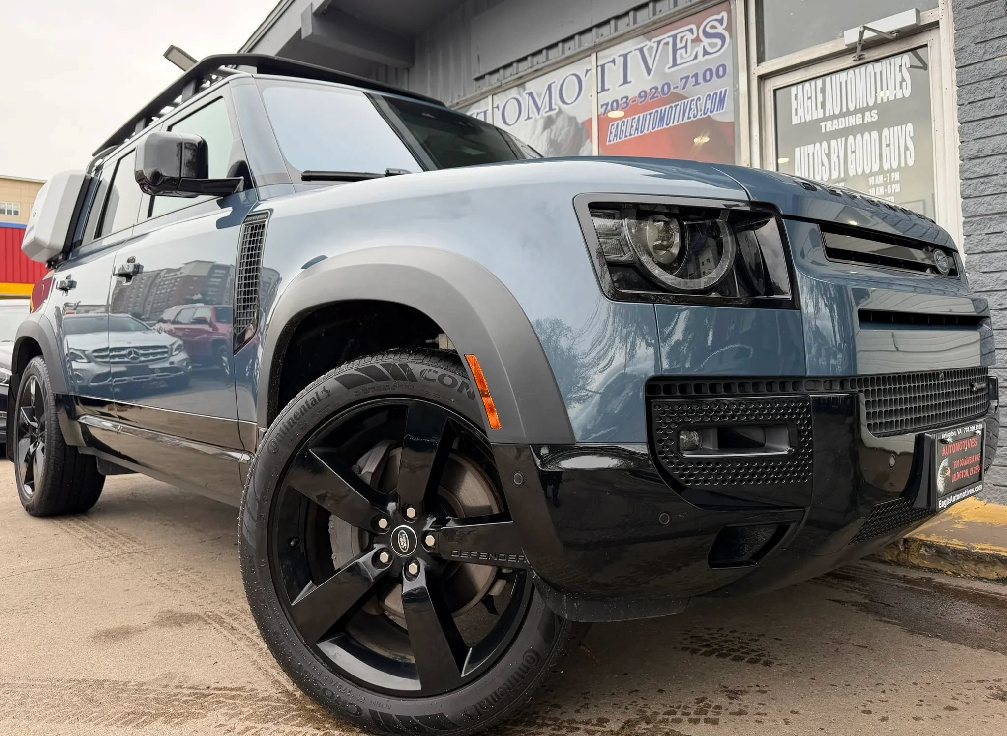 Used 2022 Land Rover Defender 110 X-Dynamic SE AWD/4WD image 1
