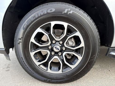 Used 2023 Ford Expedition Max XLT image 8