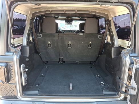 Used 2018 Jeep Wrangler Unlimited Sport S AWD/4WD image 18