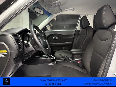 Used 2018 Kia Soul FWD image 26