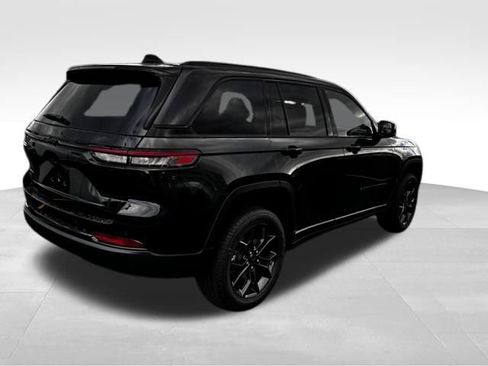 New 2025 Jeep Grand Cherokee Limited image 7