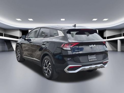 Used 2025 Kia Sportage EX FWD image 4