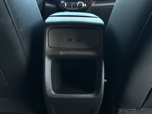 Used 2024 Chevrolet Trax RS w/ Sunroof Package FWD image 29