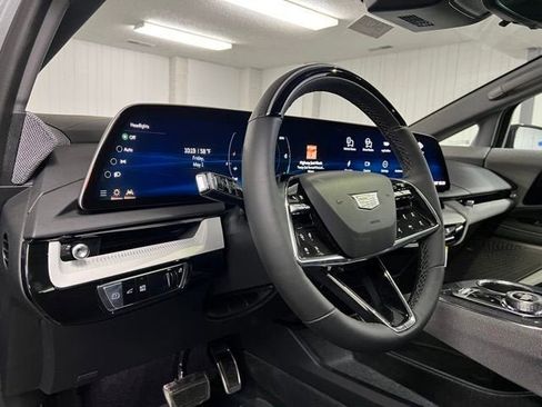 New 2026 Cadillac Optiq Sport 1 w/ LPO, Floor Liner Package AWD/4WD image 14