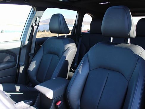 Used 2025 Subaru Forester Limited image 16