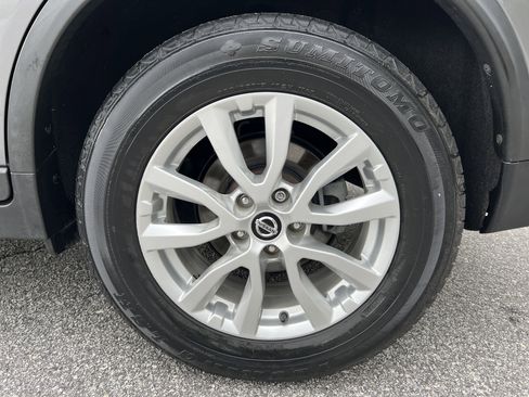 Used 2019 Nissan Rogue SV image 21