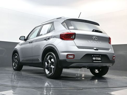 Certified 2025 Hyundai Venue SEL image 27