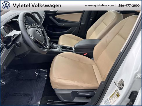 Used 2020 Volkswagen Jetta SE w/ SE Cold Weather Package image 17
