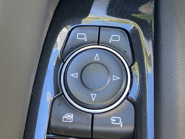 Used 2023 Cadillac Escalade ESV V w/ LPO, ONYX Package AWD/4WD image 22