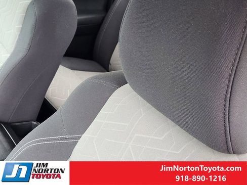 Used 2021 Toyota Tacoma TRD Sport w/ Technology Package image 16