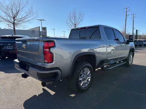 Used 2024 Chevrolet Silverado 2500 High Country image 7