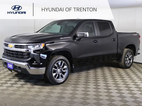 Used 2024 Chevrolet Silverado 1500 LT AWD/4WD image 1