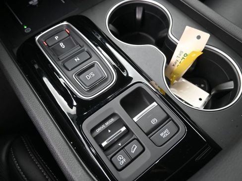 Certified 2023 Honda Pilot Touring image 18