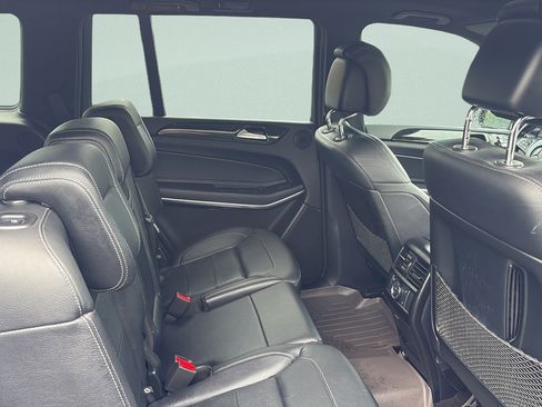 Used 2018 Mercedes-Benz GLS 550 4MATIC w/ Driver Assistance Package image 18