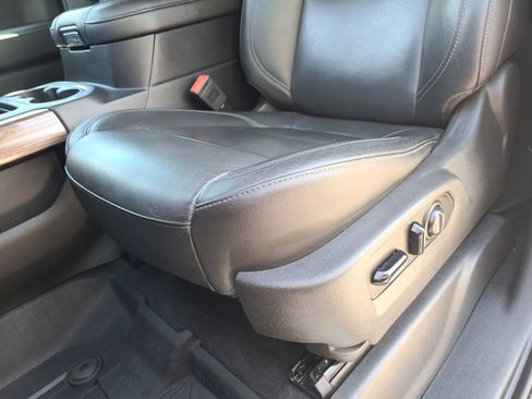 Used 2019 Chevrolet Silverado 1500 LT Trail Boss AWD/4WD image 15
