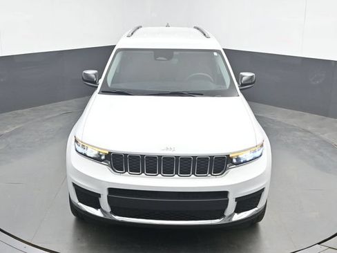 Used 2023 Jeep Grand Cherokee L Laredo RWD image 14