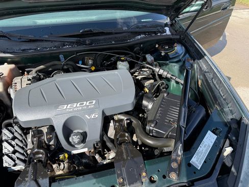 Used 2004 Pontiac Grand Prix GT2 w/ Leather Trim Pkg image 27