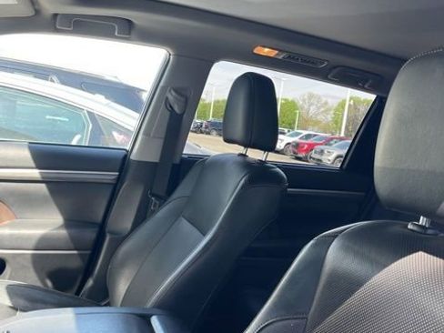 Used 2019 Toyota Highlander Limited Platinum image 14