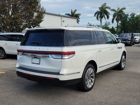 Certified 2024 Lincoln Navigator L Reserve AWD/4WD image 6