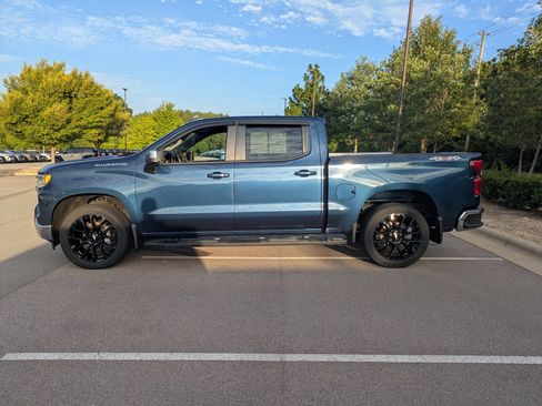 Used 2023 Chevrolet Silverado 1500 LT AWD/4WD image 6